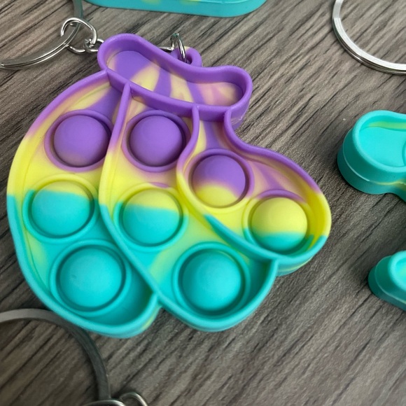 Colorful Pop It Keychains - Picture 3 of 10
